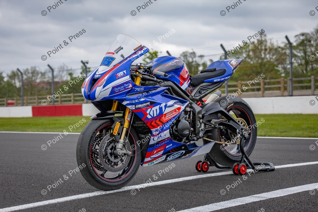 Triumph Race Machine